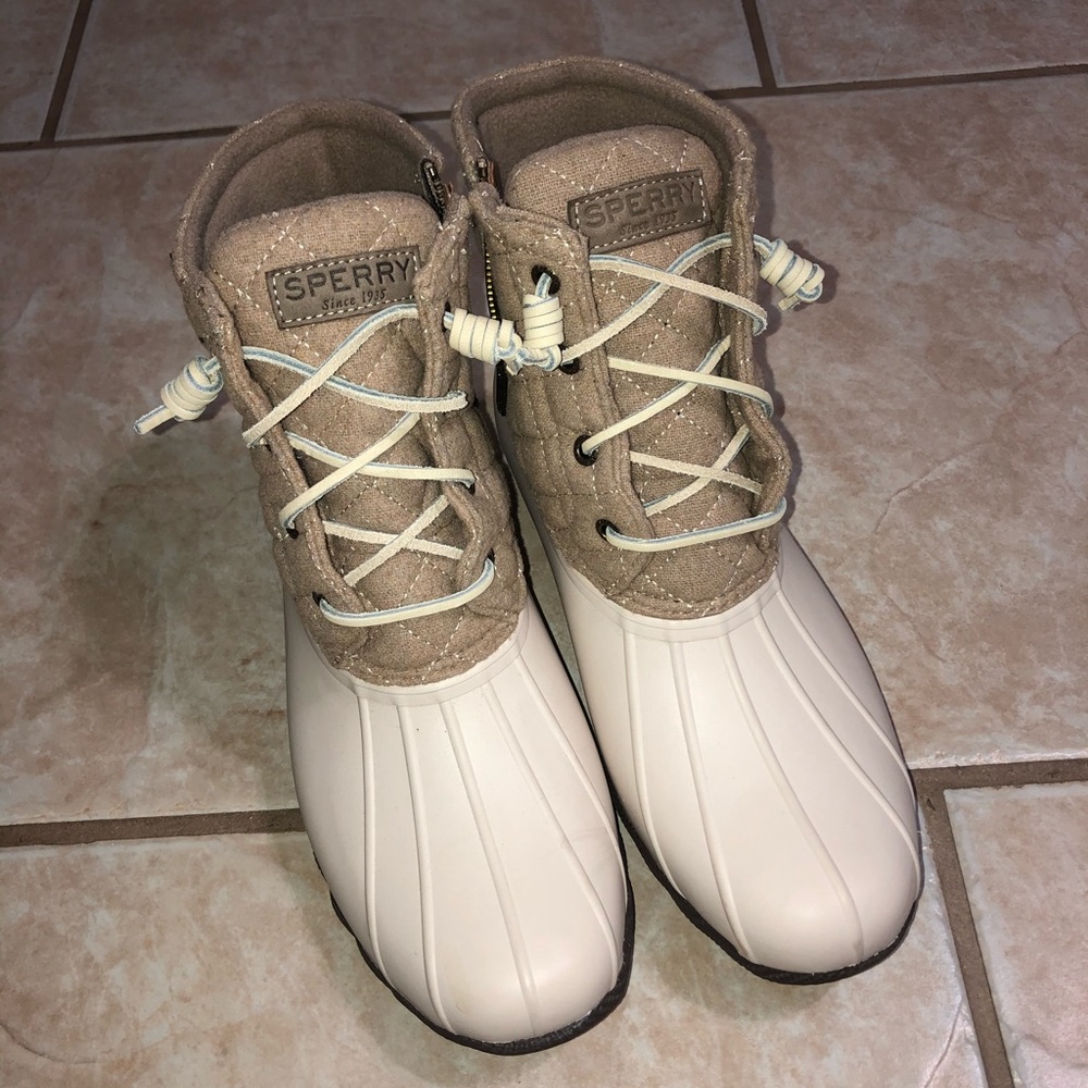 Women’s Sperry duck boot